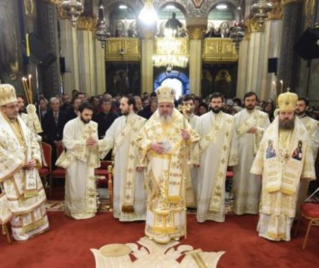 SLUJBA NAȘTERII DOMNULUI. Patriarhul Daniel: "Magii au învățat de la Stea să se închine lui Hristos, Soarele Dreptății!" Cercetarea Universului duce la Dumnezeu, a spus Întâistătătorul Bisericii Ortodoxe Române