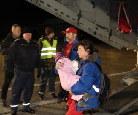 „SMURD MILITAR”. Misiune umanitară, în Ajunul Crăciunului. De astăzi, elicopterele SMURD de tipul celui prăbușit în Lacul Siutghiol, și-au reluat zborul. Prima misiune: salvarea unei fetițe de un an și trei luni