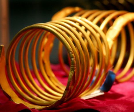 Traficant de brățări dacice, condamnat la 8 ani de închisoare