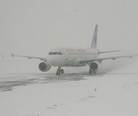 Un avion a decolat cu şase ore întârziere din cauza fenenomenelor meteorologice