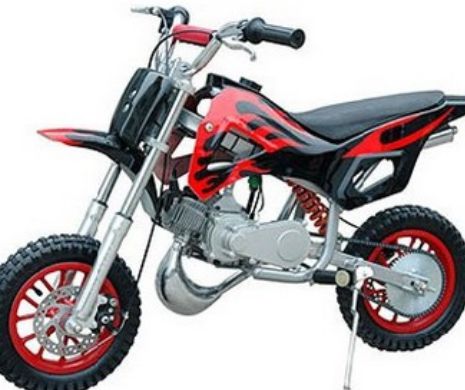 Un băieţe de 3 ani a fost călcat cu motocicleta de frăţiorul luui mai mare cu 2 ani