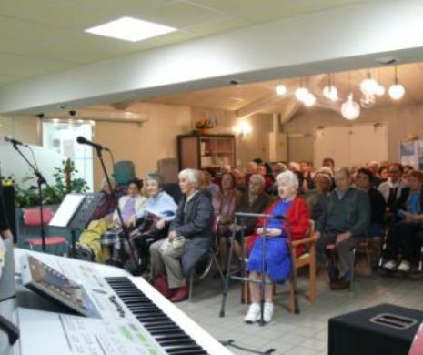 Un gelos de 80 de ani și-a înjunghiat iubita