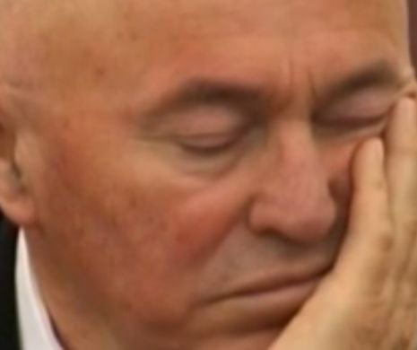 URÂT. Un deputat PSD a adormit la ședința Primăriei Iași