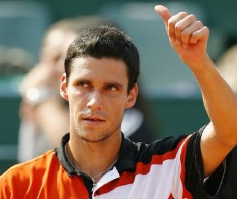 Victor Hănescu a donat pantofii cu care a jucat împotriva lui Roger Federer
