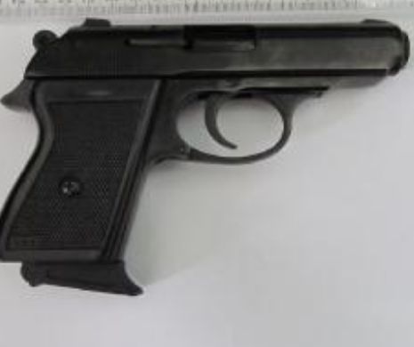A tras cu un pistol într-un bar când i s-a adus nota de plată