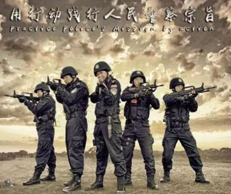 CRAPĂ Internetul de râs: Garcea CHINEZI în afișe de SUPER-ACȚIUNE ca la Hollywood!