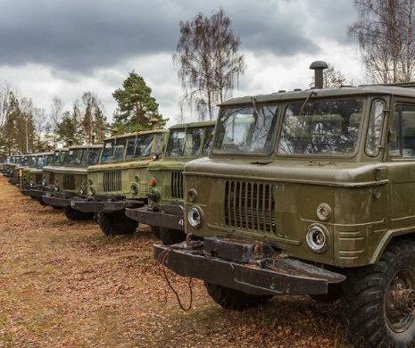 Cum arată târgul de unde poți cumpăra ECHIPAMENTE MILITARE sovietice | Galerie Foto