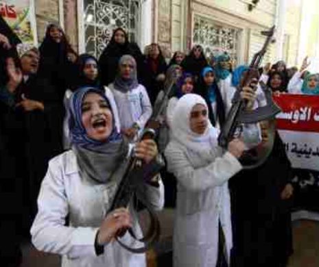 FEMEILE nu mai vor doar să stea acasă și să aibă copii. O BOMBĂ cu ceas în EUROPA: luptătoarele JIHADISTE