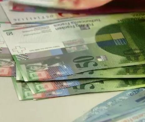 FRANCUL ELVEŢIAN rămâne peste EURO