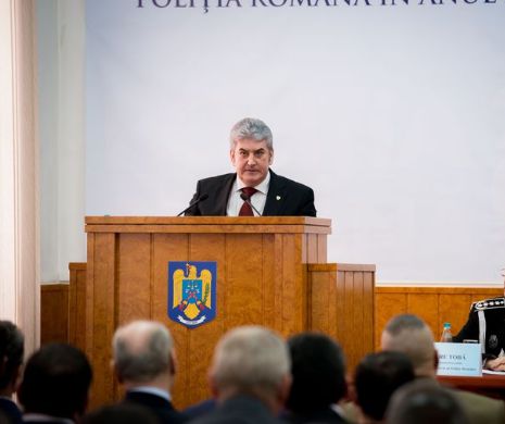 Gabriel Oprea, la BILANȚUL POLIȚIEI ROMÂNE: „În 2014, nu au existat situații de criză majoră. Nu au fost ASASINATE sau ATENTATE  la siguranța cetățenilor României”