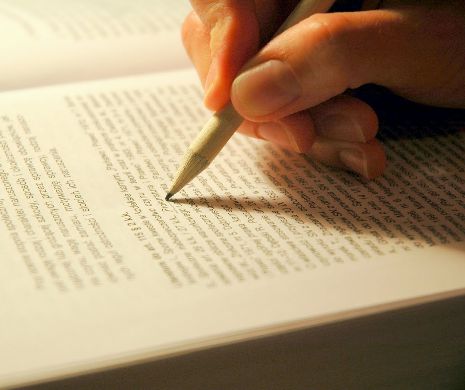 Ipoteză ŞOCANTĂ! Am fost MINŢIŢI o viaţă întreagă. Un mare scriitor NU a existat niciodată