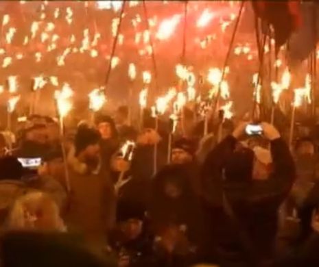 Marș cu torțe al ultranaționaliștilor ucraineni - ”Rusia este închisoarea popoarelor”
