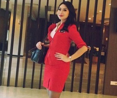 Mesajul SFÂȘIETOR lăsat de însoţitoara de bord din avionul AirAsia către iubitul ei. "Te iubesc de la 11.582 de metri altitudine"