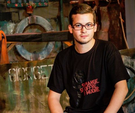 „Omul-pubelă", de Matei Vişniec sau când simţi că teatrul ţi se mişcă pe sub piele