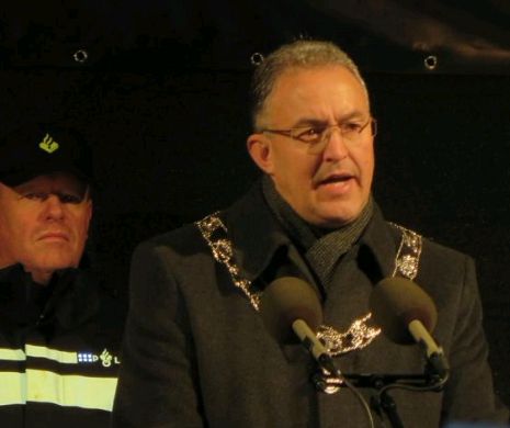 Primarul MUSULMAN din Rotterdam către islamicii din Occident care nu iubesc libertatea: „FUCK OFF!”