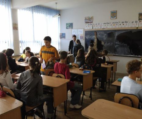 Religia, studiată în şcoli doar la cerere. Decizia Curţii Constituţionale a fost publicată