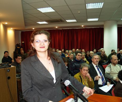 Șefa Serviciului Resurse Umane din primăria Sectorului 2 a fost reținută de procurorii DNA