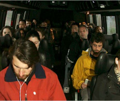 Şi-a BĂTUT JOC de călători şi putea să-i UCIDĂ. Ce gest INCONŞTIENT a făcut un şofer de autobuz | VIDEO
