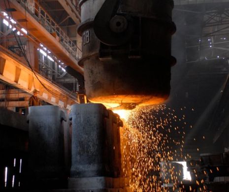 Siderurgiștii de la ArcelorMittal cer o majorare a salariilor cu 15%. Conducerea oferă 70 de lei în două tranșe