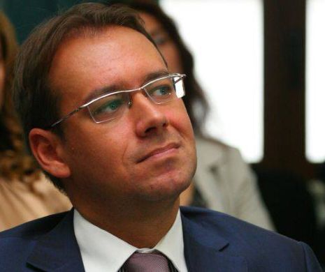 Surse: Tudor Chiuariu, urmărit penal în dosarul retrocedărilor. Senatorul ar fi cerut două milioane de euro