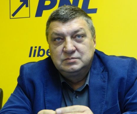 Atanasiu susţine că săptămâna viitoare Tăriceanu ar putea fi revocat din funcţia de preşedinte al Senatului