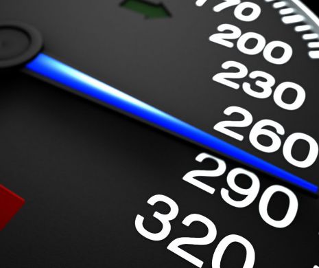 AUTOSTRADA care îi atrage pe vitezomani. RADARUL l-a prins pe un şofer cu 219 km/h