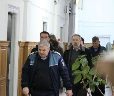 DOSARUL "NEMERNICII CU EPOLEȚI". Anchetă extinsă. Șefii IPJ Bistrița, aflați în arest, au tras după ei încă 11 persoane