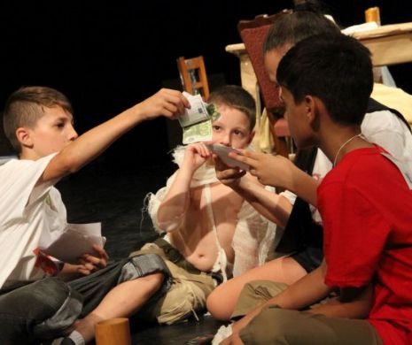 „Familia Offline”, la deschiderea Centrului de Teatru Educațional REPLIKA