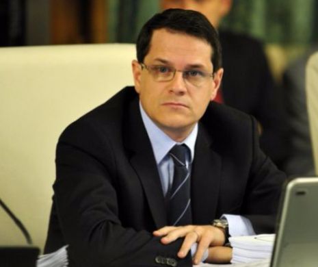 Hellvig, despre salariul de şef al SRI: Soţia nu e foarte ÎNCÂNTATĂ