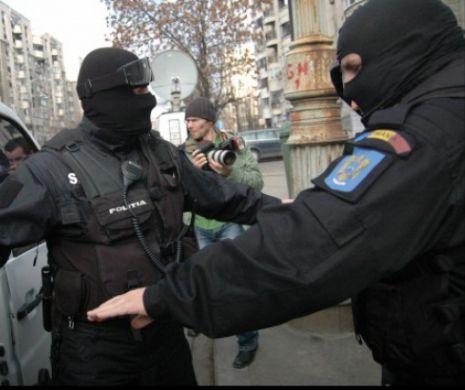 PERCHEZIŢII de amploare în Bucureşti şi 11 judeţe, într-un dosar de evaziune fiscală şi spălare de bani. 200 de firme, implicate într-o reţea care a adus prejudicii de 30 de milioane de euro