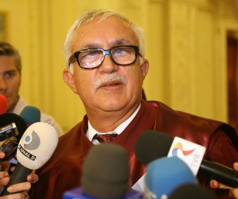 Preşedintele CCR va face declaraţii pentru a clarifica problema votului din Parlament în cazul Elenei Udrea