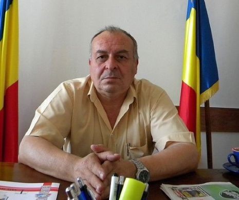 Primarul și contabilul acuzați de FALS și DELAPIDARE