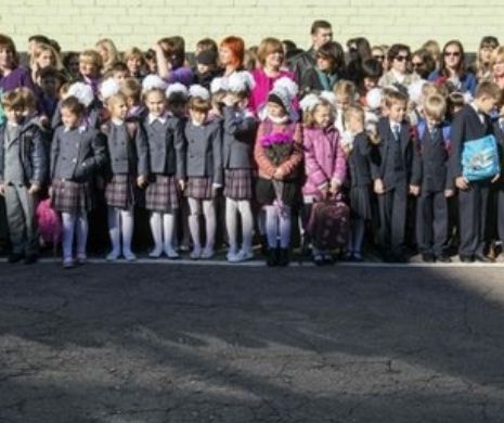 REBELII proruşi, nişte REPETENŢI ai moralităţii. Ce au putut să facă într-o ŞCOALĂ din Doneţk | VIDEO
