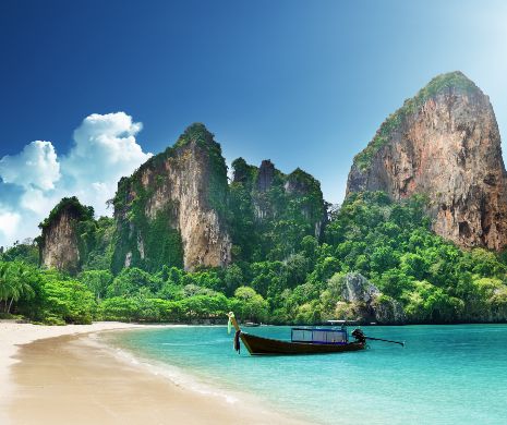 Românii se plâng că n-au bani, dar sparg MILIOANE DE EURO pe vacanţe de lux în Thailanda. Suma este ameţitoare