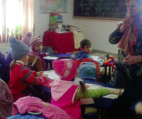 Școala cu WC în fundul curții, dar cu wirelles