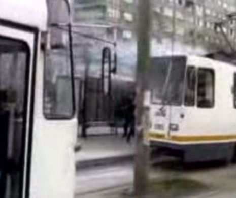 Tramvai în FLĂCĂRI în București