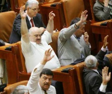 Atac la Codul de Procedură Penală: Câțiva senatori PSD vor sa-i scape pe corupti de catușe, de arest și de mandatul de aducere. Arestul la domiciliu este maximul prevăzut de modificările propuse
