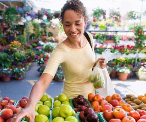 Cele mai PERICULOASE fructe și legume. Conțin cele mai multe PESTICIDE