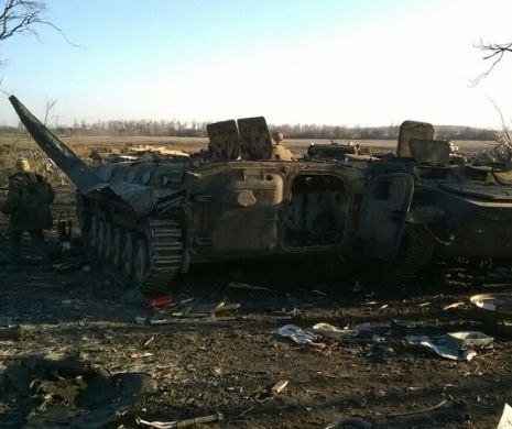 CRIZA DIN UCRAINA. Președintele confirmă că rebelii au început RETRAGEREA armamentului greu