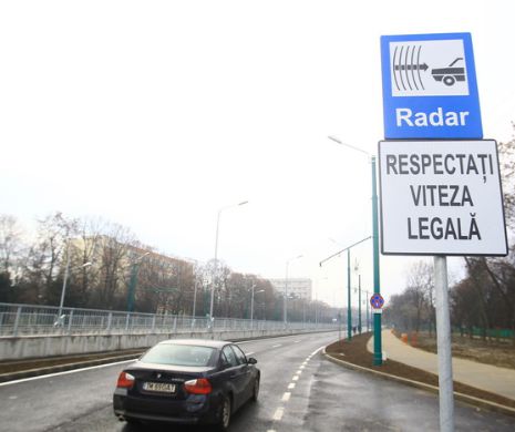 CUM CONDUCEM când plouă. CEL mai important sfat pentru șoferi
