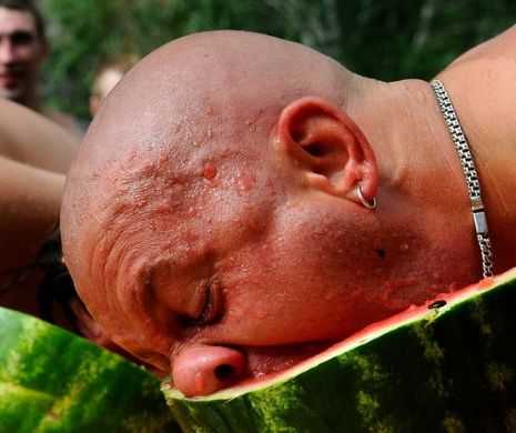 Cum se distrează MOTOCICLIŞTII ruşi. Este incredibil ce le poate mintea | GALERIE FOTO