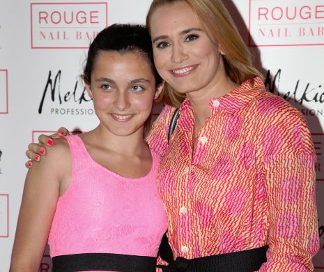Cum trece Andreea Esca de la un părinte „cool”, la un părinte „deloc cool”