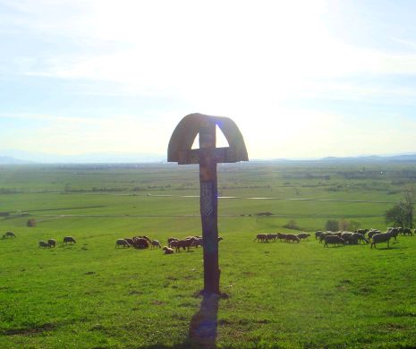 De ce este pusă CRUCEA la jumătatea Postului?