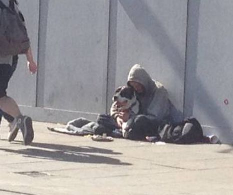 De jumatate de an, toti au trecut pe langa el pe strada crezand ca un cersetor. Surpriza de proportii traita cand au aflat cine era cu adevarat