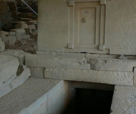 Descoperire MISTERIOASĂ. Un mesaj de pe 100 de ani a fost găsit într-o catedrală