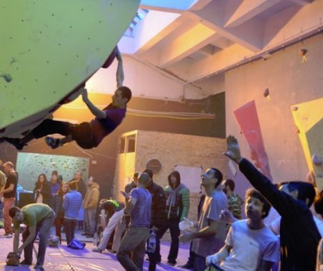 Finala Trofeului României la Bouldering, în Club Fabrica: O competiţie organizată de căţărători, pentru căţărători