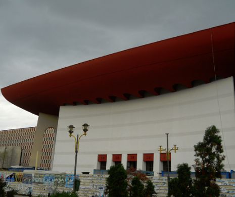 Lucrări de artă plastică şi vizuală la Teatrul Naţional din Bucureşti