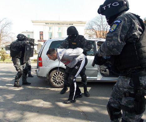 Ofiţer de marină, falsificator de documente, prins în flagrant la Constanţa