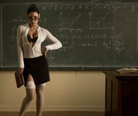 Profesorii au luat-o RAZNA! Elevi care stau la rand pentru o partida cu profa