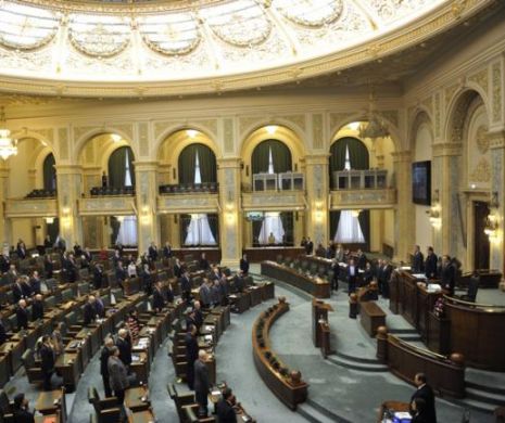 Senat: Interzicerea fumatului în instituţiile publice, propunere legislativă adoptată de plen